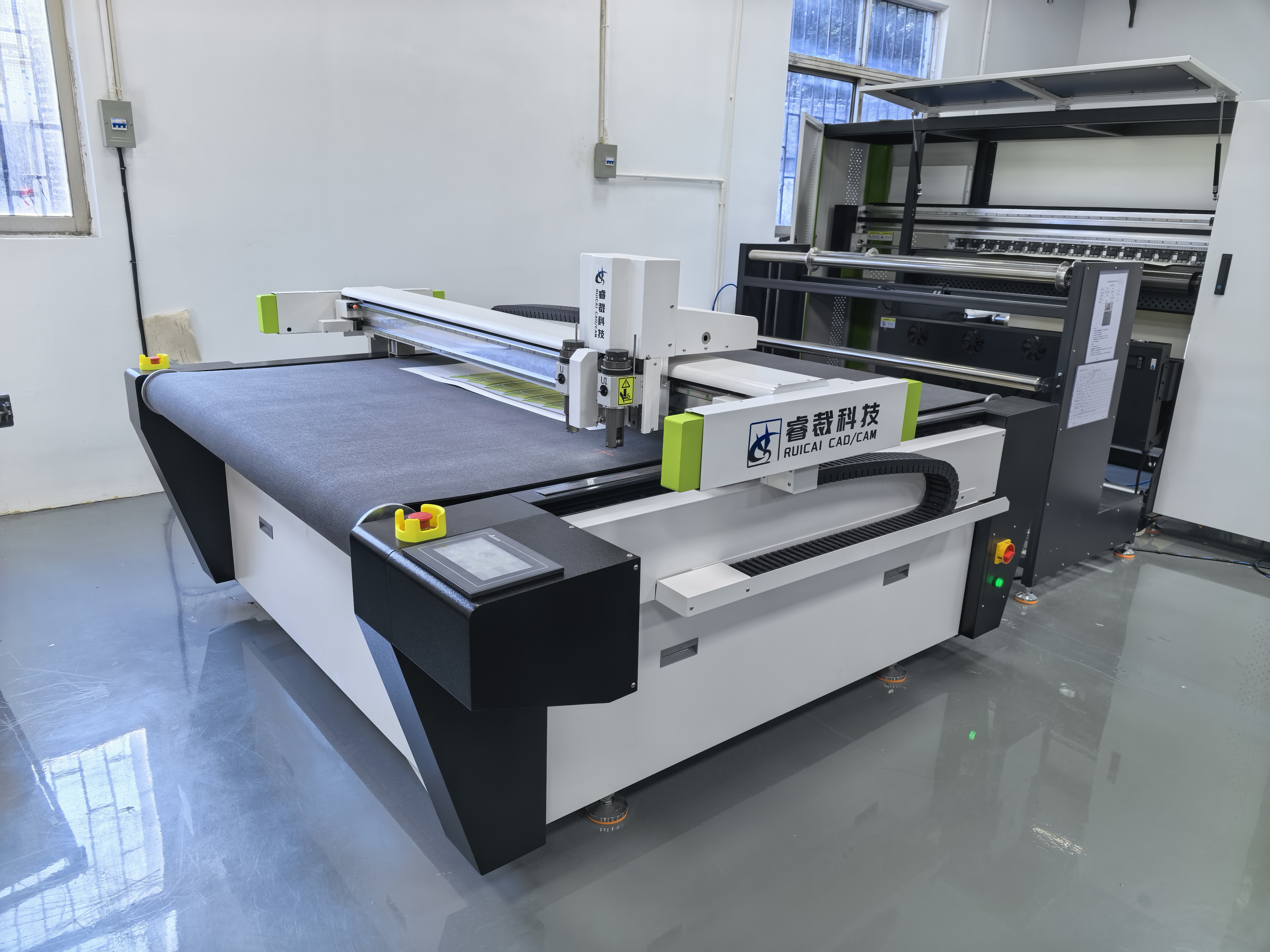 Solusi Cetak Digital & Die-Cutting untuk Pesanan Skala Kecil